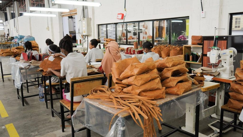 Building Community And Empowering Women One Bag At A Time