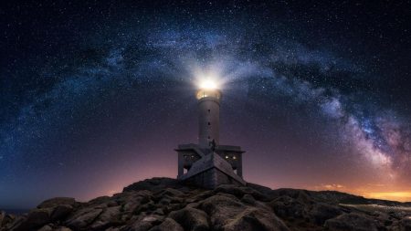 Stars Over 12 Billion Years At The Heart Of Our Galaxy