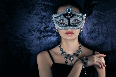 Fake Heiress Tries to Scam One of the Richest Men in America