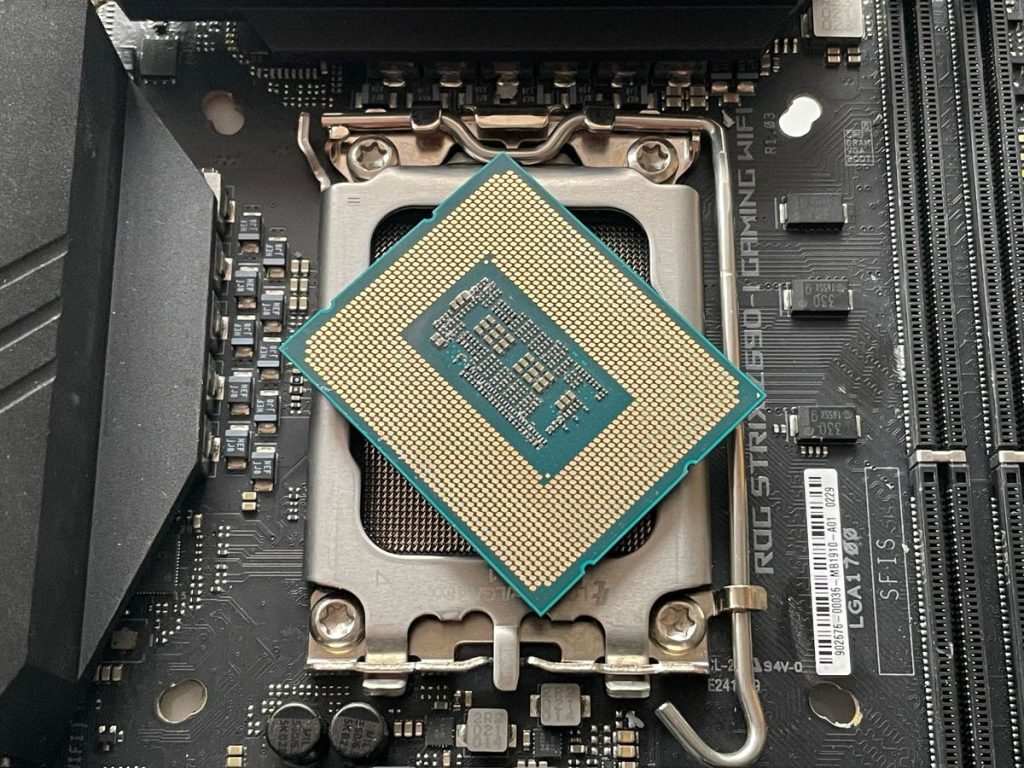 Intel 14th Gen Raptor Lake Refresh October Launch Claim