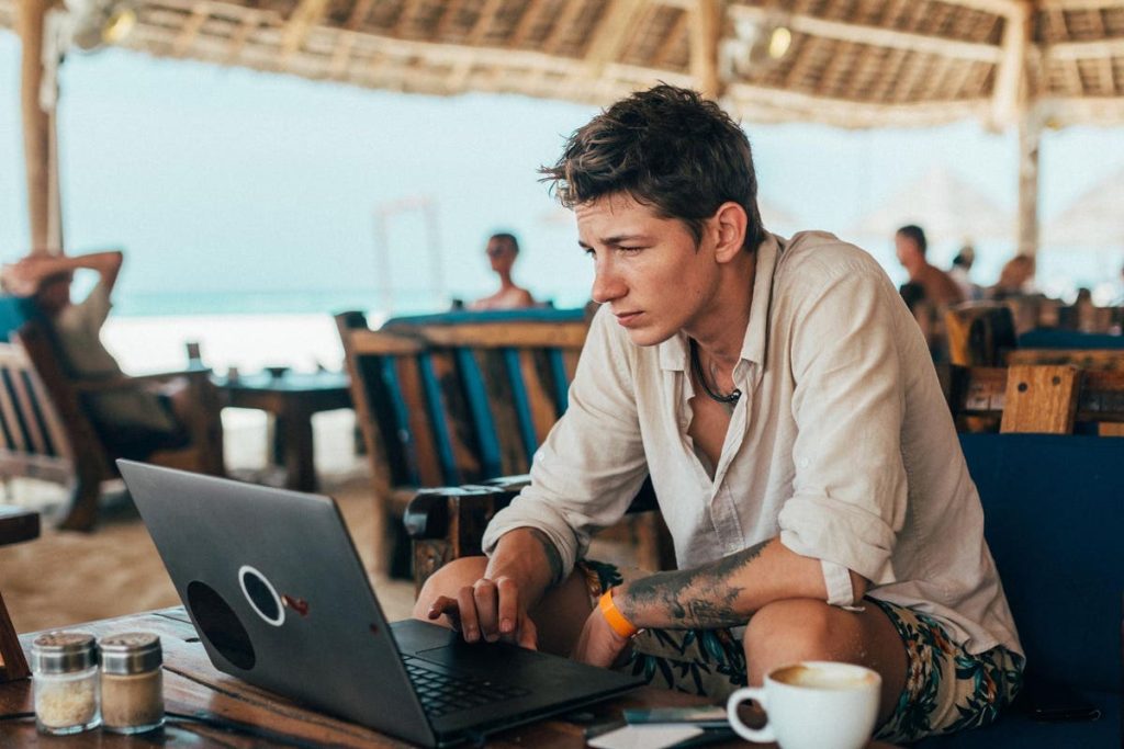 What Job Seekers Should Expect Now That We’re In Summer Mode