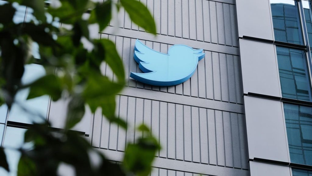 Twitter Struggles With Glitch That Won’t Let Users Read Tweets
