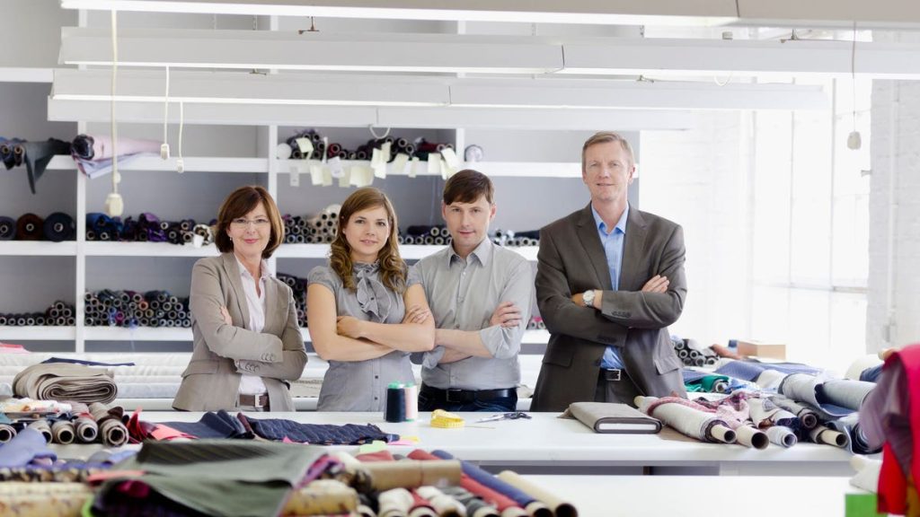 4 Tips For Working With Family Members (Without Pulling Your Hair Out)