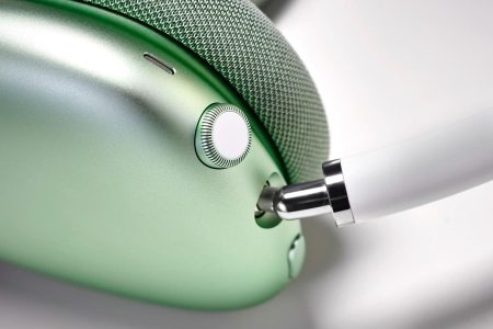 Apple Has A Serious ‘Design Flaw’ To Fix For Surprise AirPods Max 2