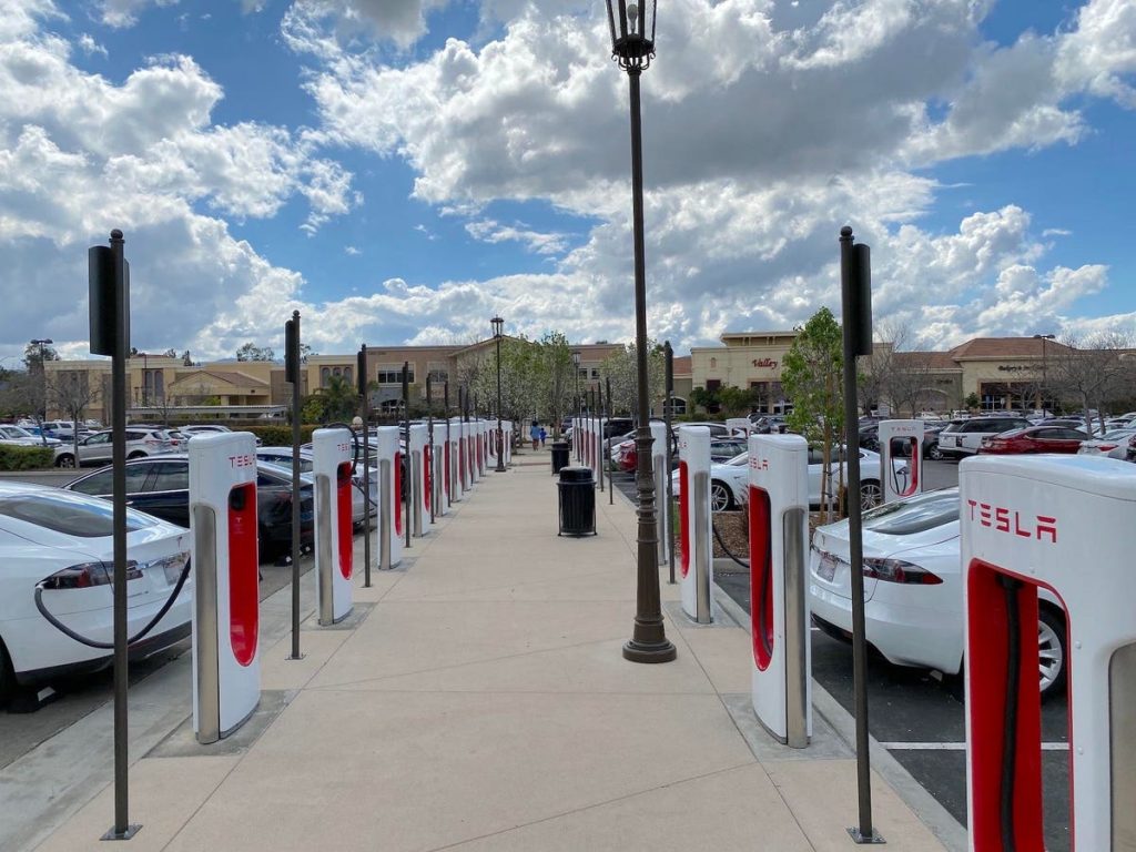 Experts Address Excessive Use Of Tesla Supercharger After Model 3 Dies